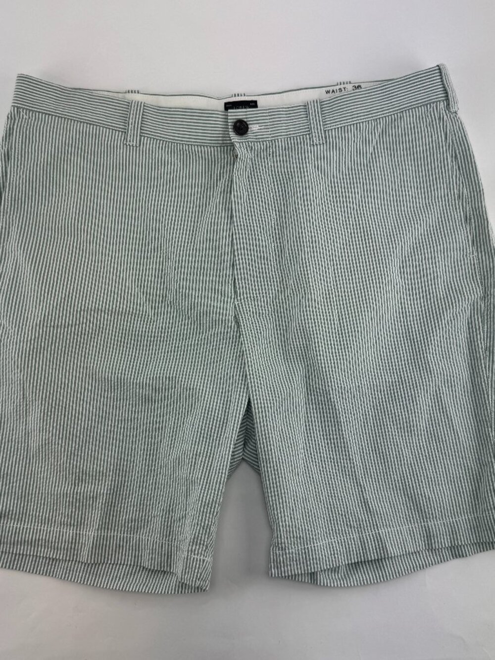 J. Crew Seersucker Shorts Green White Striped Men's Size 36 9" Inseam